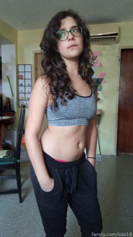 My serious way, not everything is sweet smiles 😶‍🌫️


#fyp #lole18 #fit #cutie #anime #hentai #nerdy #smallboobs #barelylegal #latina