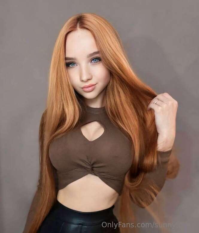 Cutie @mashberry is barely 18 yo🤤🤤🤤 She loves getting her li..