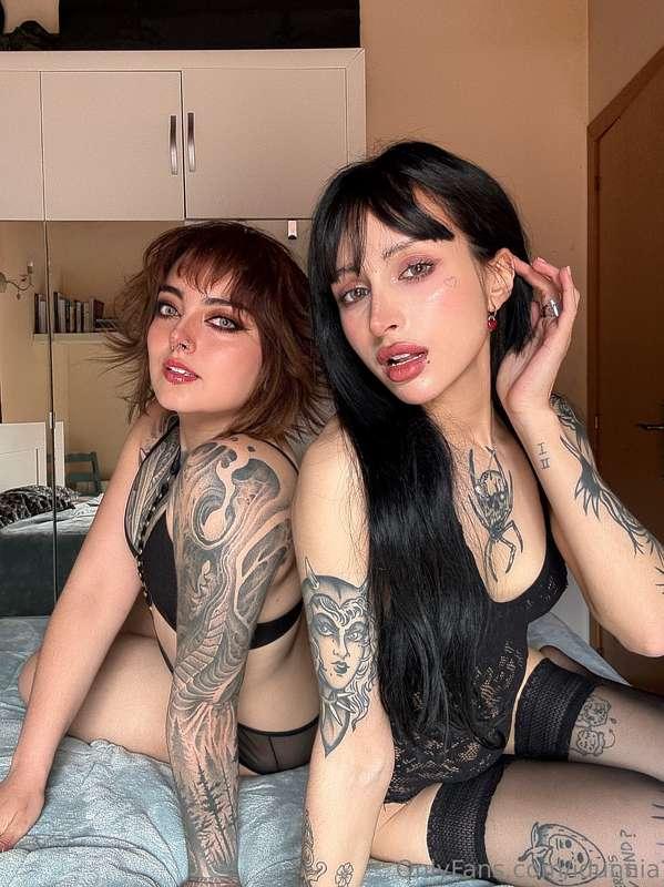 🔥¡Nuevo pack de fotos!🔥 Y esta vez estoy muy bien acompañada..