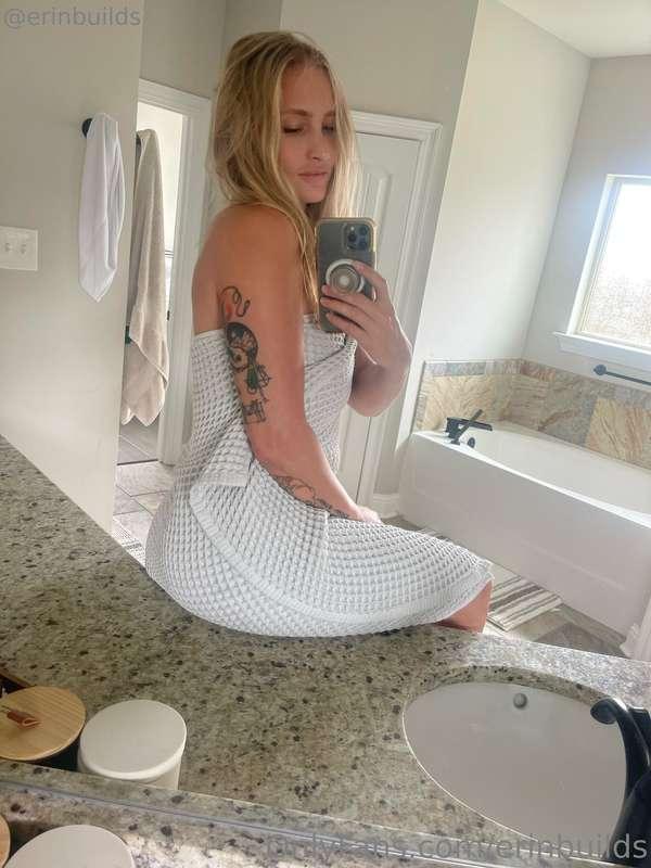 DM me for a sexy surprise 😈
