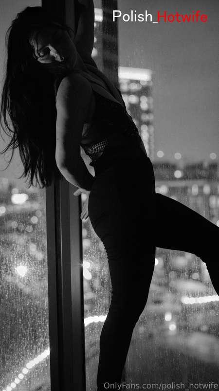 Love this photo, what a view :)