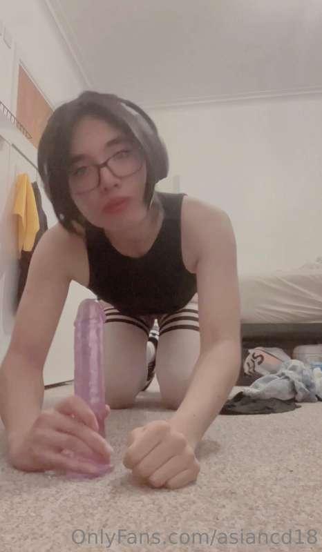 Hi I’m back x 😭✨
Wanna see how I handle this dildo x