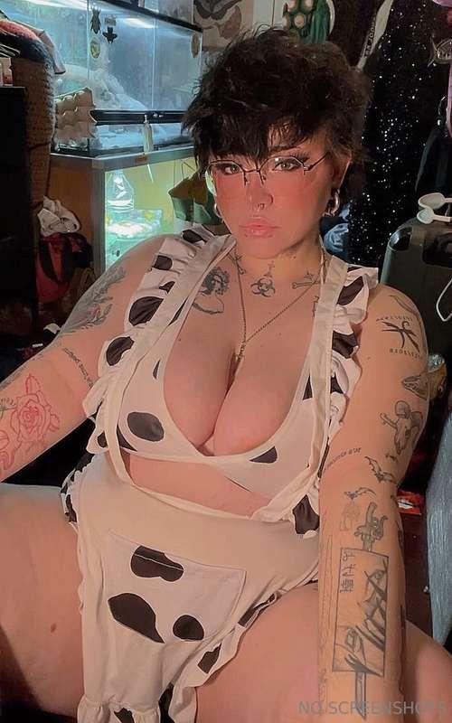 Your Cow Maid is pleased and spreads her legs for you, do wh..