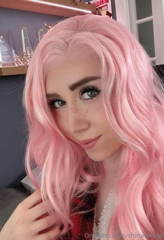 Pink hair, dirty mind, zero regrets 😈💦 Wanna test me?