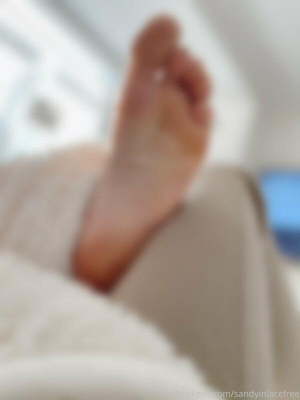 Cozy feets ?❤️
I don’t post foot content often but they look..