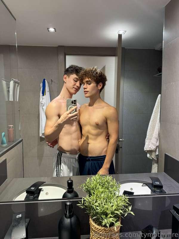 He needs some twink cock inside😈
