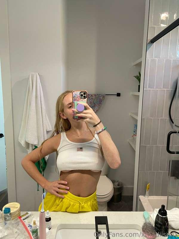 im not wearing any panties...wanna see?