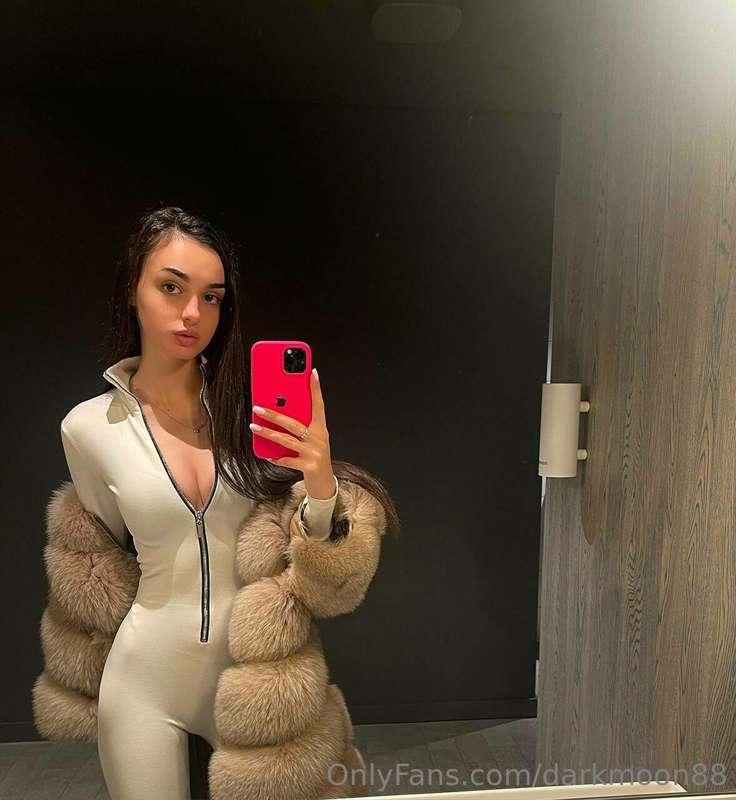 🇫 🇷 🇪 🇪  🇵 🇦 🇬 🇪 –  @pretty_april 🐰

I’m April 🥰 
I can make..