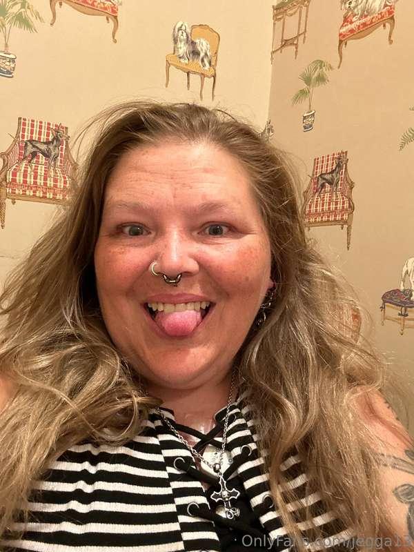 Happy Monday all you fuckers ❤️❤️❤️😁😁😁I love yall bunches