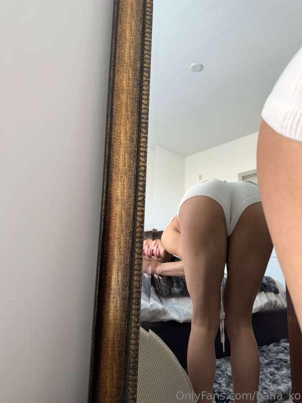 Look from behind ><