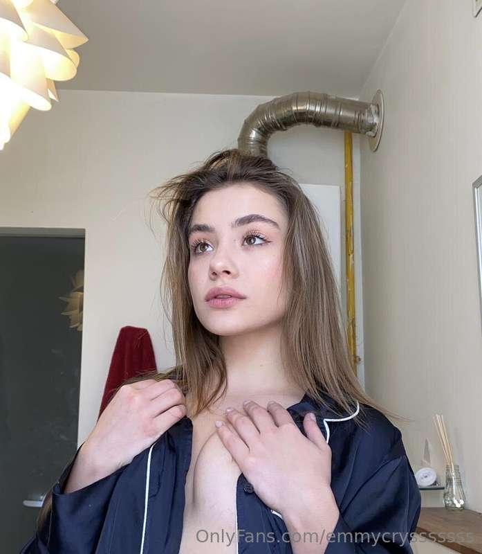 ## 💕💕💕CUTE GIRL💕💕💕  Juicy girl with no limits @ilona_garna 🔞..