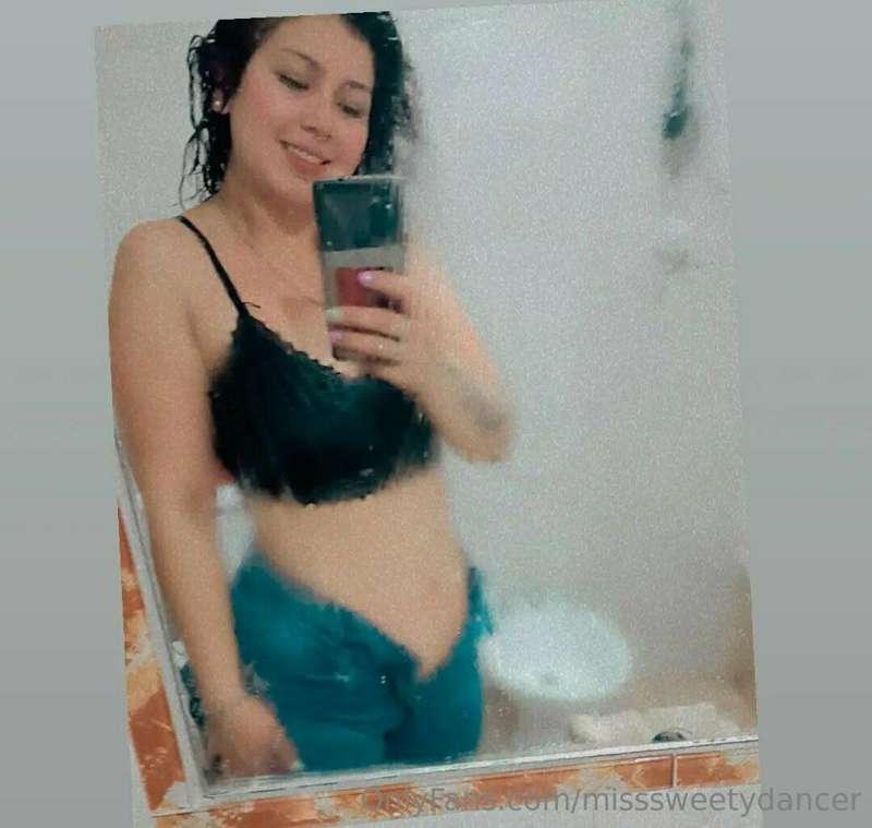 ## @melyan ✨
‼️FREE SUB‼️
🤍Virtual girlfriend
🤍Fetiches
🤍Dic..