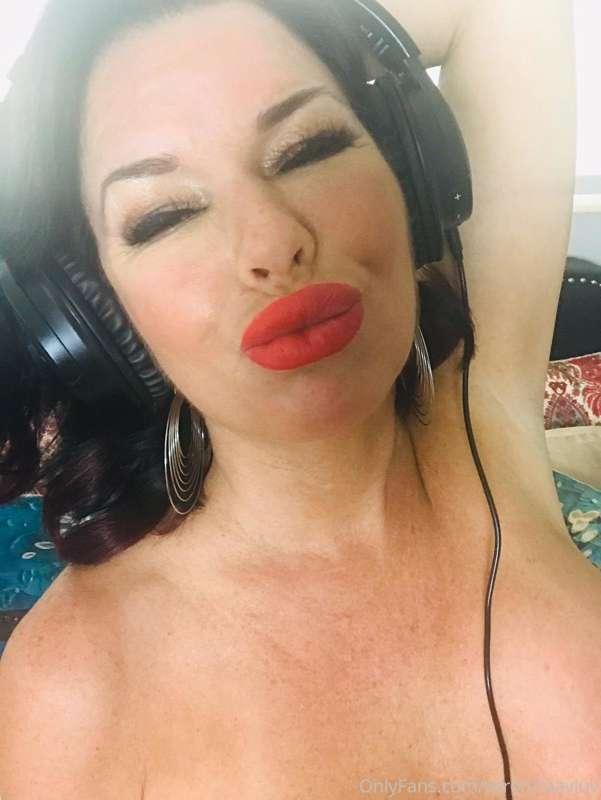These lips need a place to land on...🫦