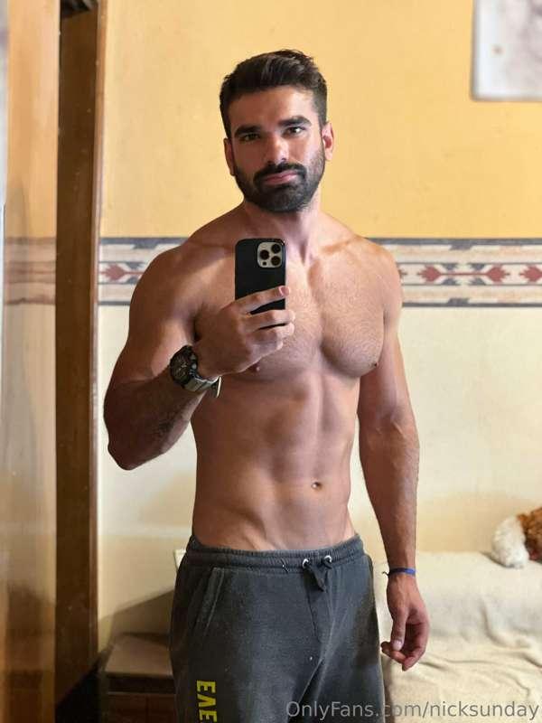 How nice to jerk off before going to sleep. Go see my pinned..