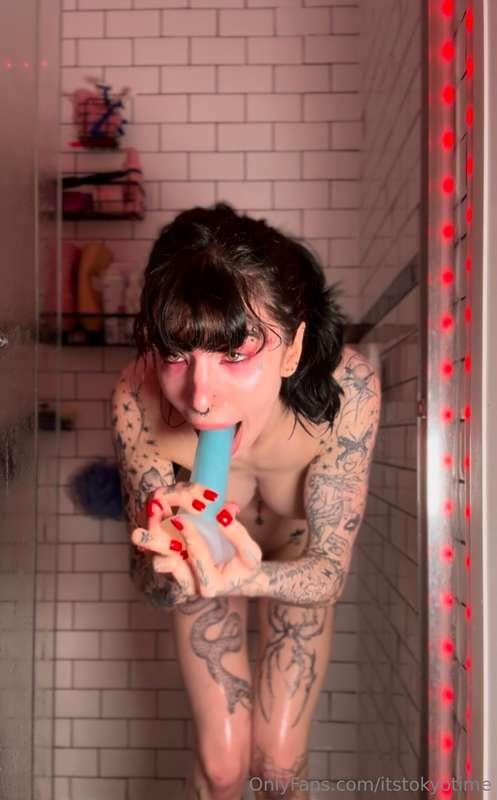 masturbating in my shower using my blue dildo💦