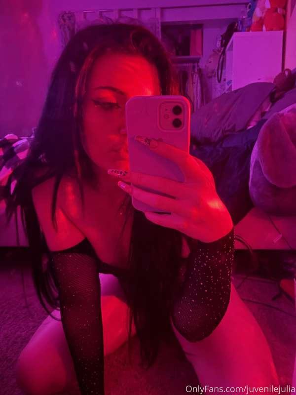 I just wanna cuddle and play