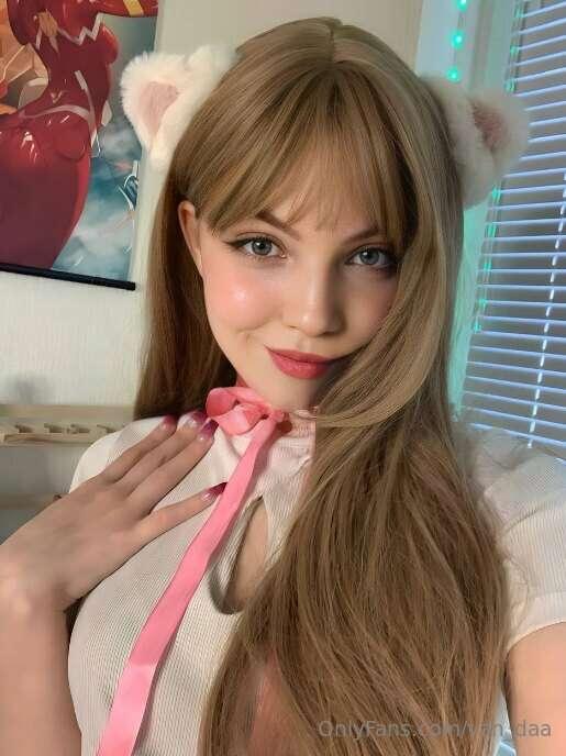 🔥@cammycamilla IS WET RIGHT NOW💦
Little cutie @cammycamilla ..