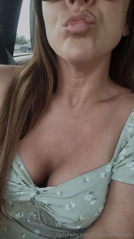 who wants to see what’s underneath? 🍈🍈 or 🍑?   💦 💦 😈