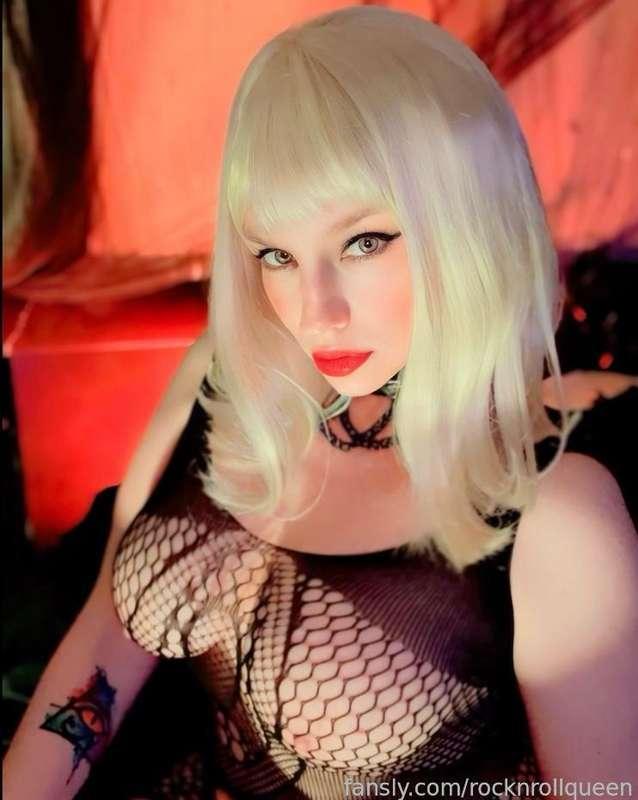 rocknrollqueen image #2