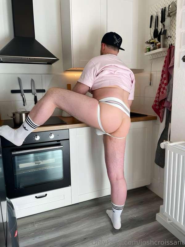 What I think the kitchen is for - part I 🐷🍑