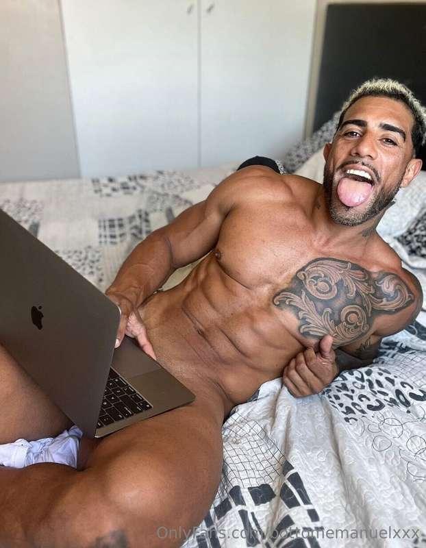 Hello, gorgeous 😍 this is my hot friend @marchioamorocho 🥵🔥🔥..