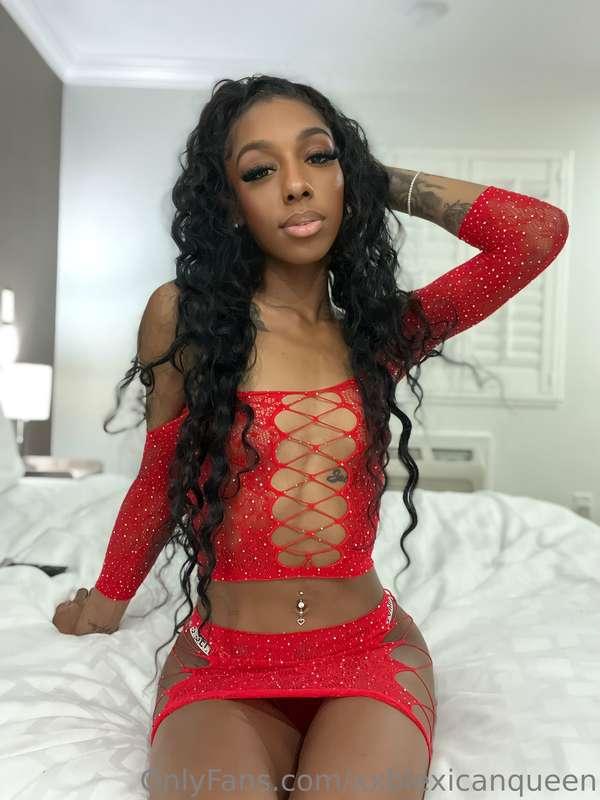 I bet you just want to rip this off me 🤭