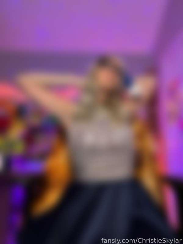 christieskylar image #1