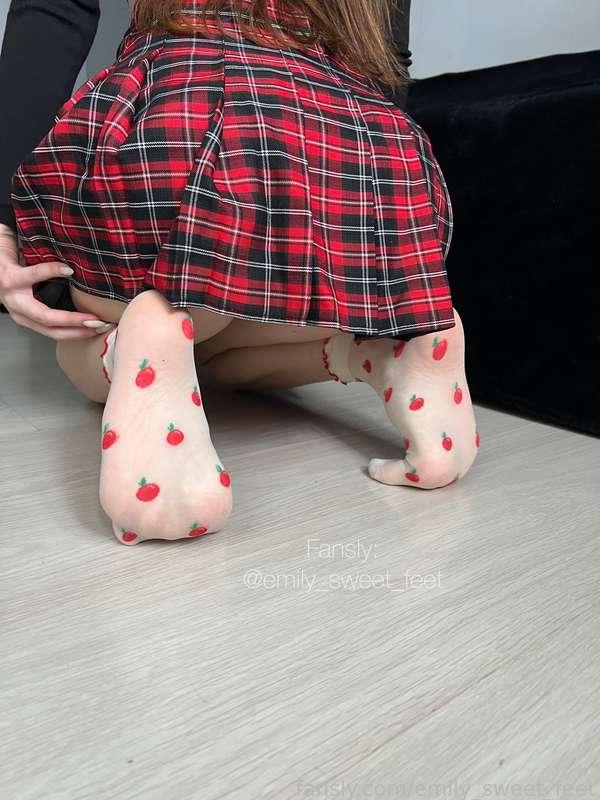 emily_sweet_feet image #12