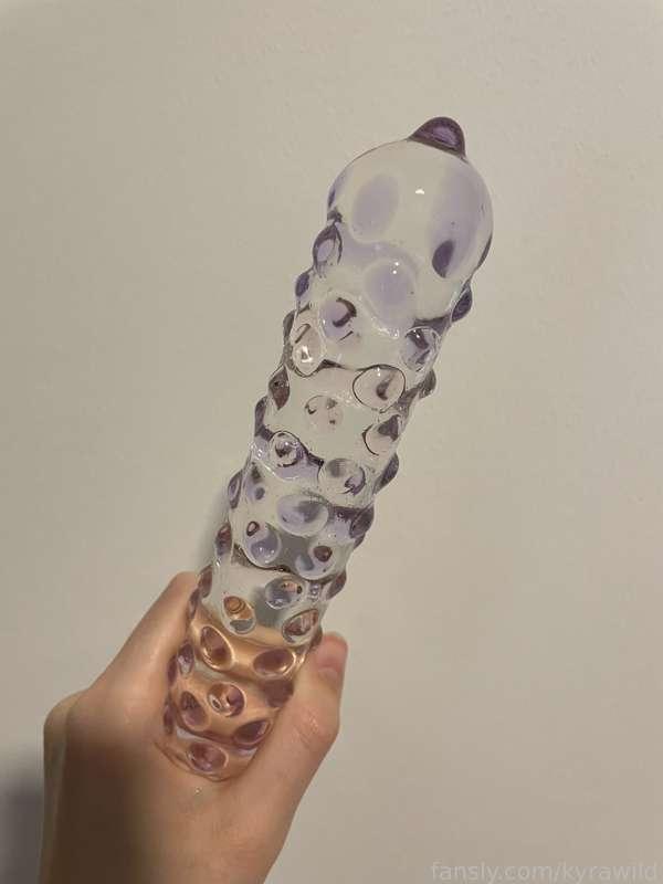 crystal dildo audio debut😎 umm yes, if you see something on the dildo that's from me, i took the pic after cumming😳