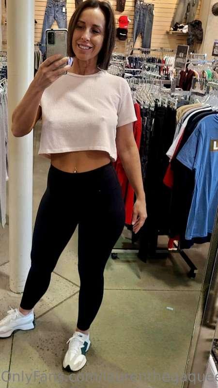 out braless shopping 🙈