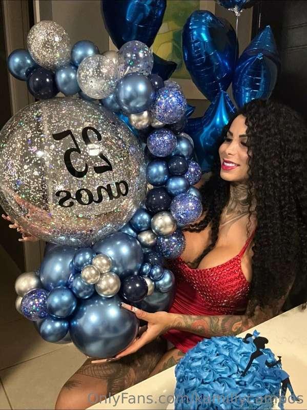 Ontem foi meu aniversário 2.5 🎊🎉👏🏼🥂

Yesterday was my birthd..