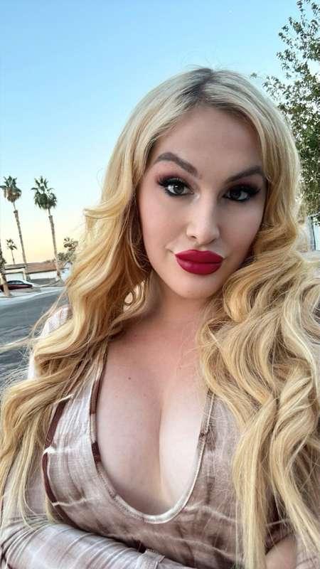***Vegas looks good on me!*** 🌴