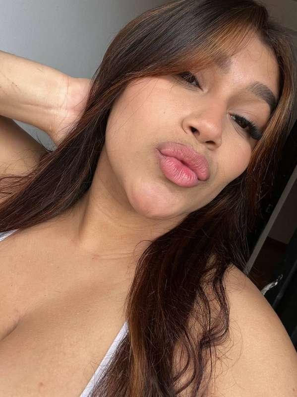 would you cum on my face or my tits?😈💦