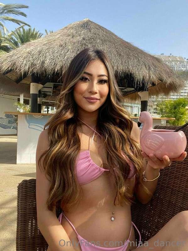 Pink is a beautiful colour, isn't it?🙊 Where do you like the..