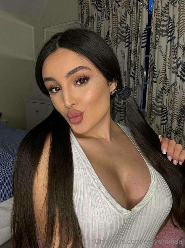 When her hair is two or three girths … 😏