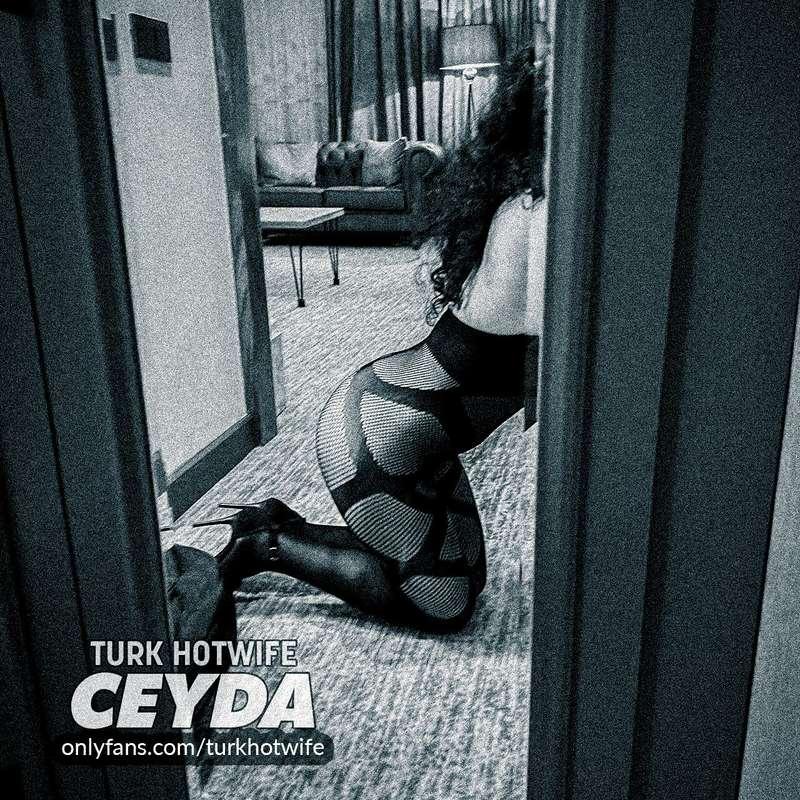 çok seksi hissettiğim geceler neler yapabileceğimi hayal ede..