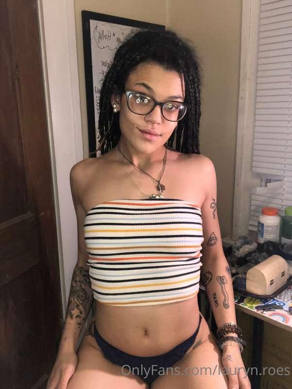 Was SUPER horny the other day & showed off my ass and tits b..