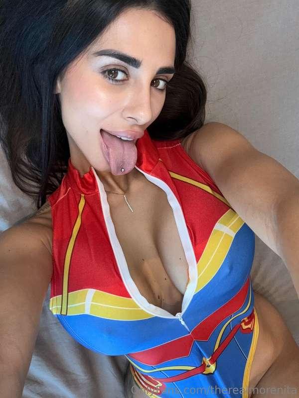 Vieni a passare halloween in chat con me? Le zucche non manc..