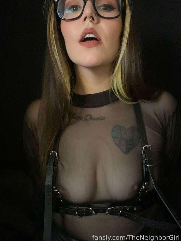 theneighborgirl image #2