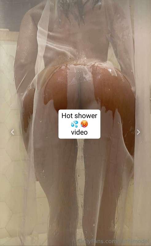 Hot shower 💦 🥵 videoTip here if you want this on your DM 