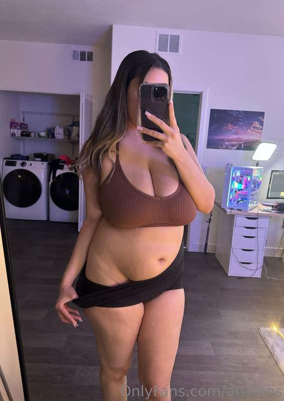 Ari is still fat Ari hehe 😋 ***SENT LAST NIGHTS VOD OUT CHEC..