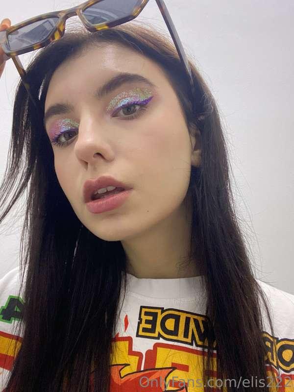 Hi guys ❤️ I was at a rapper party yesterday. I was very bor..
