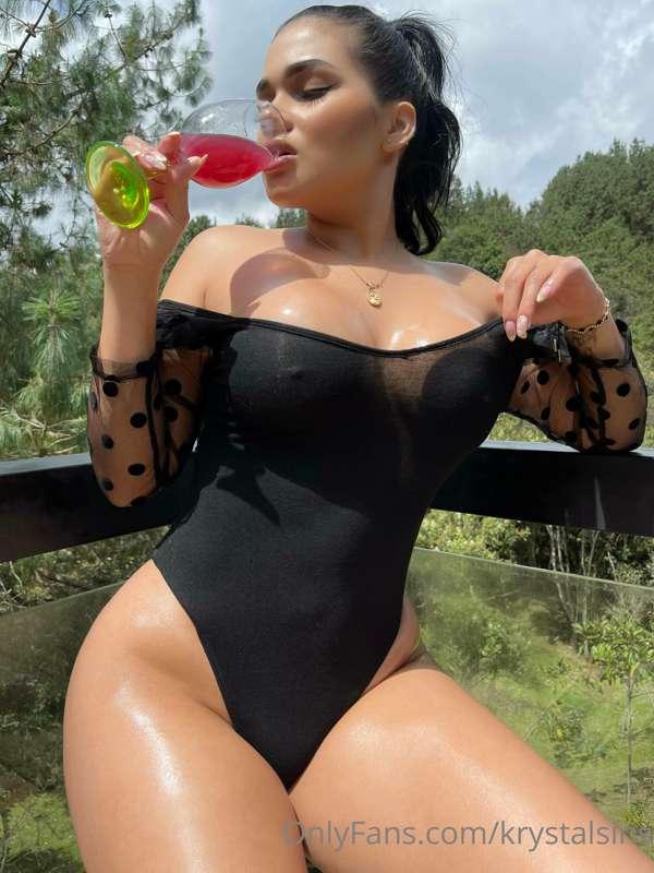 I bet u want to see what's under this outfit 😈