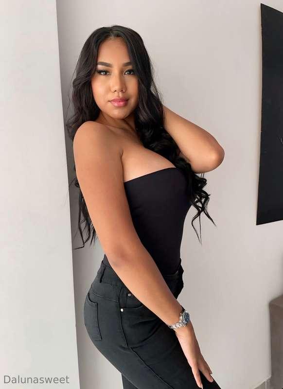 Do you love my curves ? 😚
