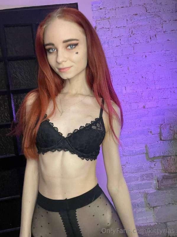 Tiny and horny like always:3😇