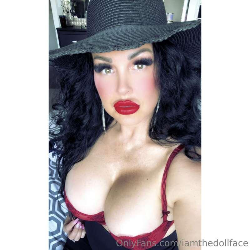 iamthedollface image #3