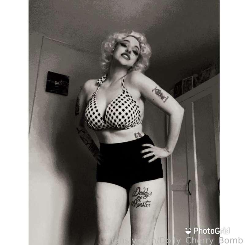 #MarilynMonroe #Cosplay #Rockabilly #50s #PinUp #Tattoos #Blonde #Curvy #Bikini #BathingSuit #Ddlg 