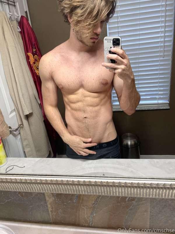 Little physique update of how lean I’m getting ;)