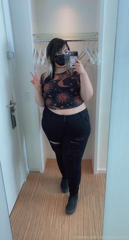 ❕not a sexy post❕
I’m in Seattle!! I’m doing Seattle things ..