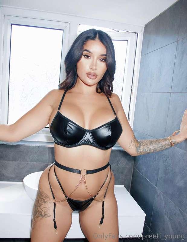 Wrap my legs round so you go deeper!